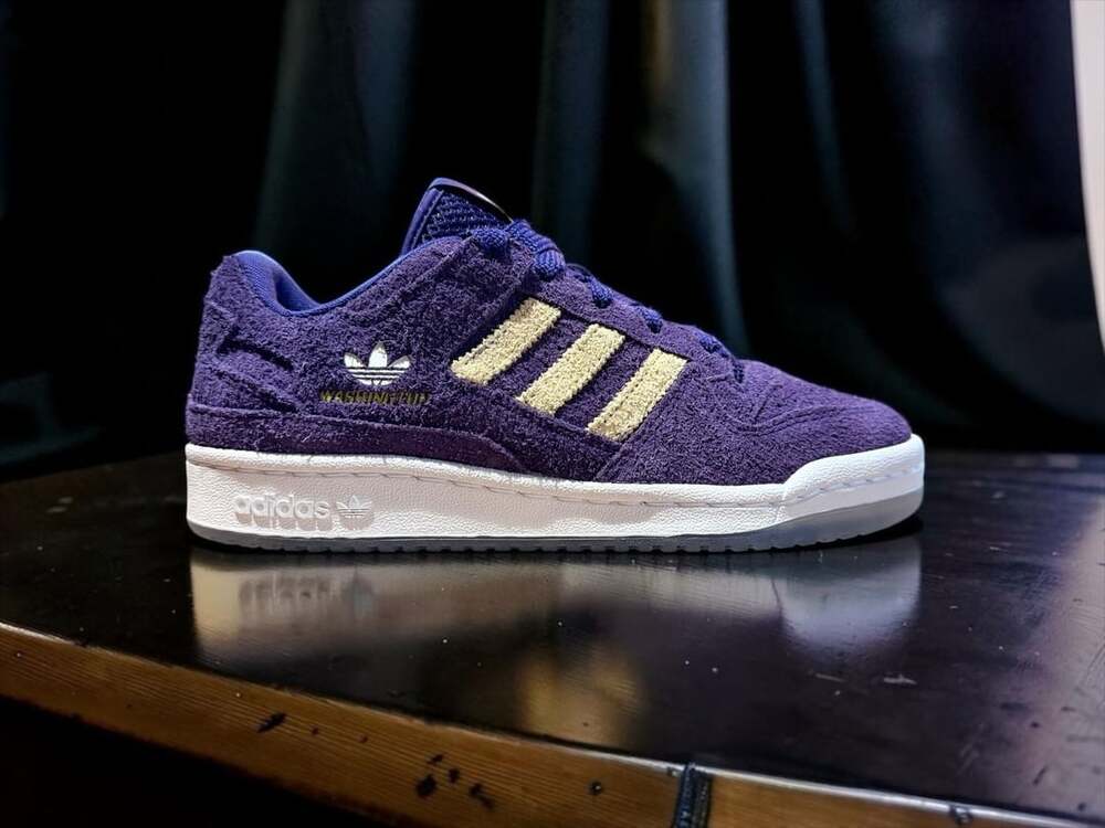 Adidas Forum Low CL Washington Huskies NCAA Purple Cream Sneakers HQ7474